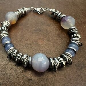Elegant Silver and Purple Agate Beaded Bracelet